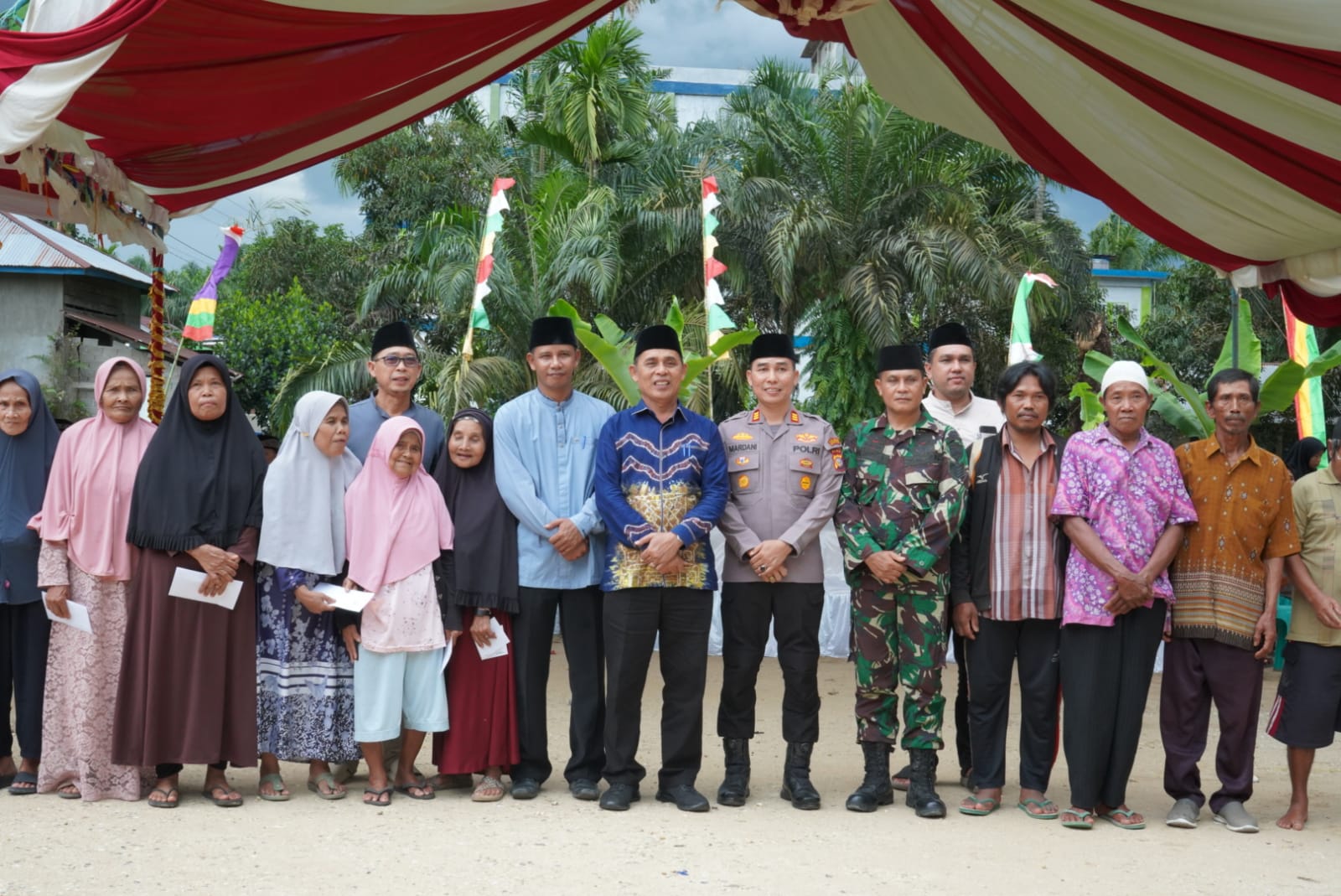 Kunjungi Kempas dalam Safari Ramadan, Bupati Inhil Tekankan Pembangunan Berkelanjutan