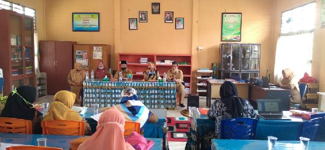 DPAD Inhil Turun ke  SDN 09 Tembilahan Hulu dan SMAN 02 Tembilahan