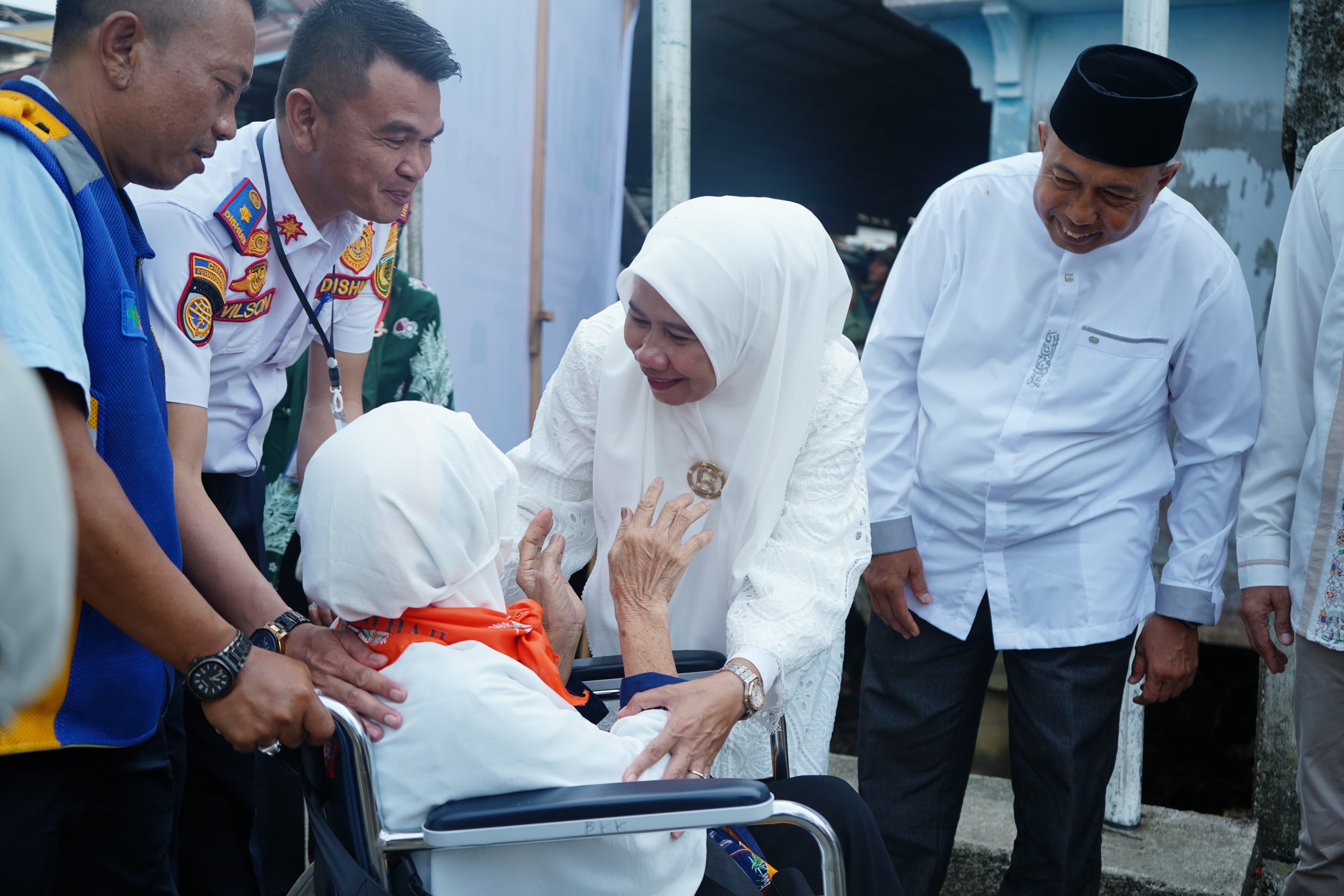 Wakil Bupati Inhil Secara Langsung Lepas Keberangkatan Calon Jamaah Haji 2025