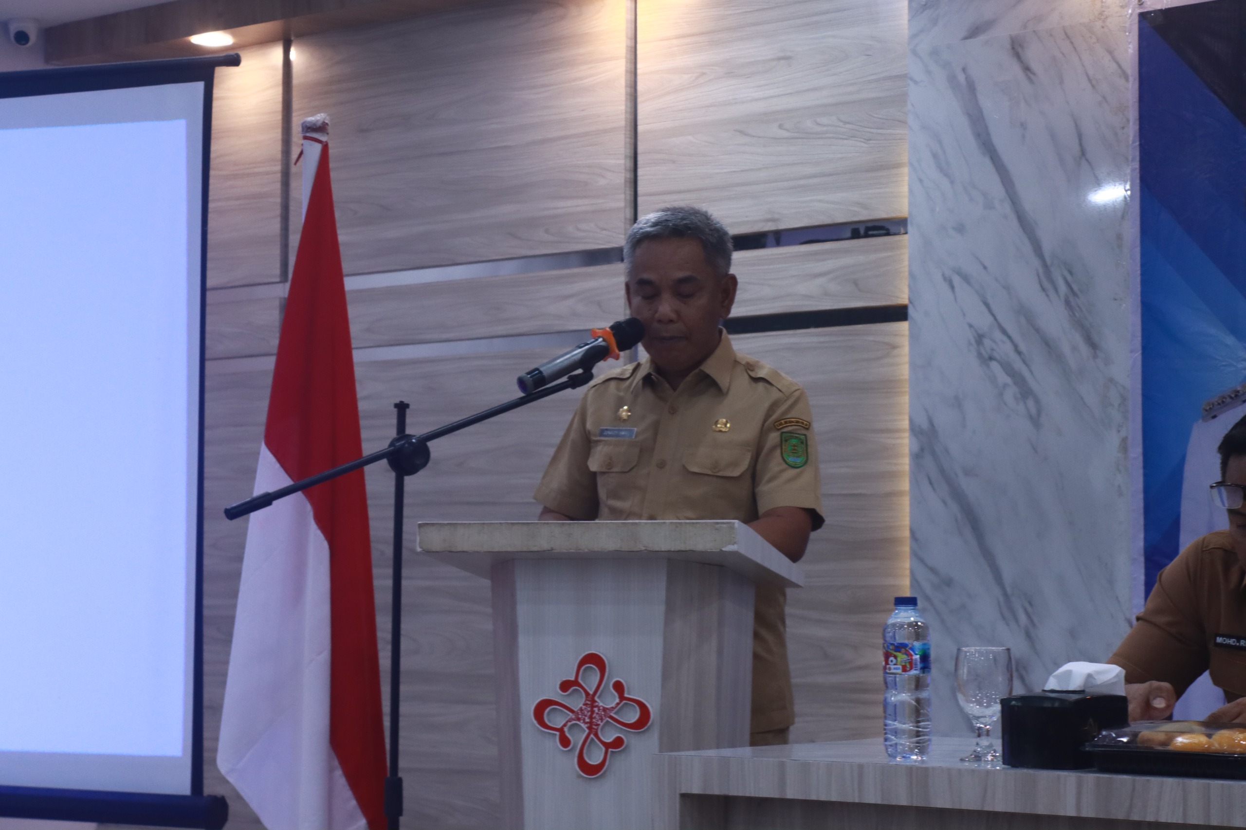Pj Bupati Inhil Resmi Buka Bimtek Pengadaan Barang dan Jasa Pemerintah serta Sosialisasi ITKP