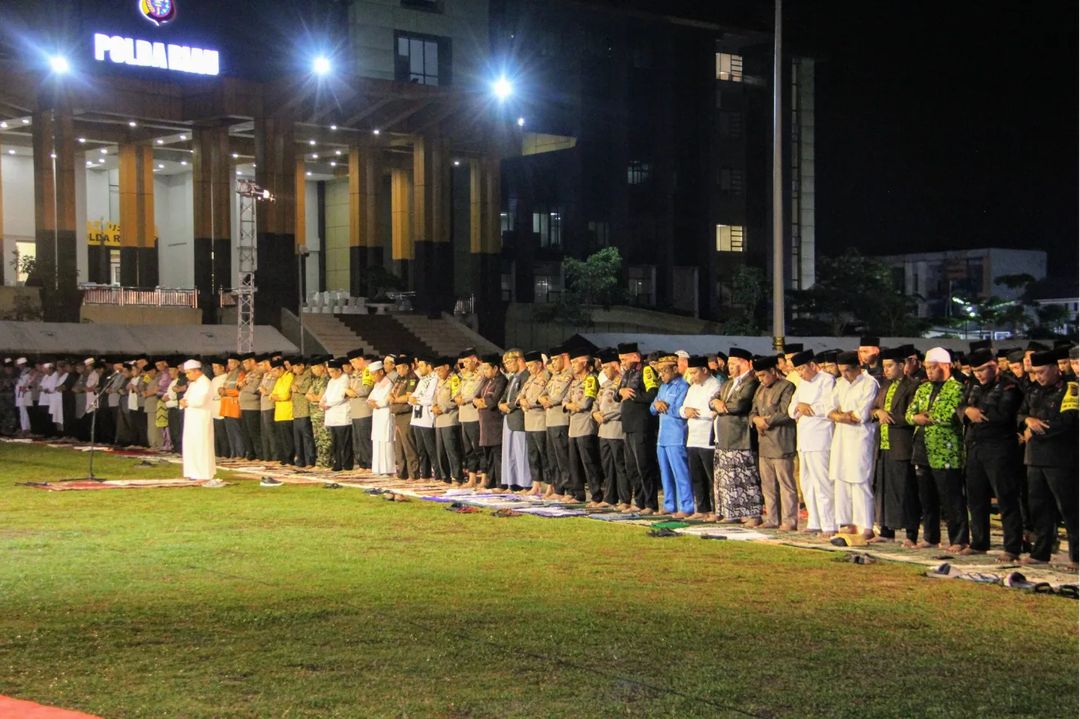 Ikhtiar Wujudkan Pemilu Damai 2024, Bupati Inhil Hadiri Doa Bersama di Mapolda Riau