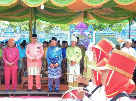 Pj Bupati Herman Lepas Pawai Ta'aruf dan Buka Stand Bazar MTQ Ke-28 Tingkat Kecamatan Gaung