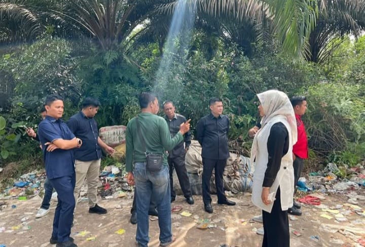 Diduga Ilegal, Komisi IV DPRD Pekanbaru Sidak TPS dijalan Siak 2