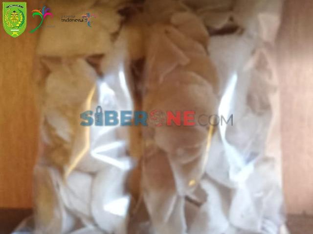 Kerupuk Udang 4 Putra, Jajan Asli Olahan Desa Sungai Luar